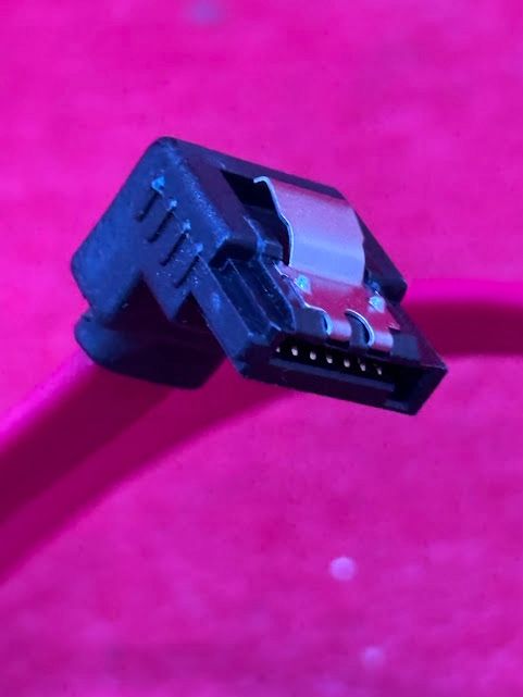 kabel ewent sata iii prędkość 6 gb z metalowymi klipsami sata