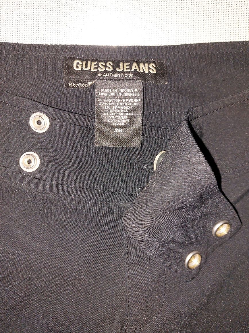 Spodnie czarne Guess roz 26