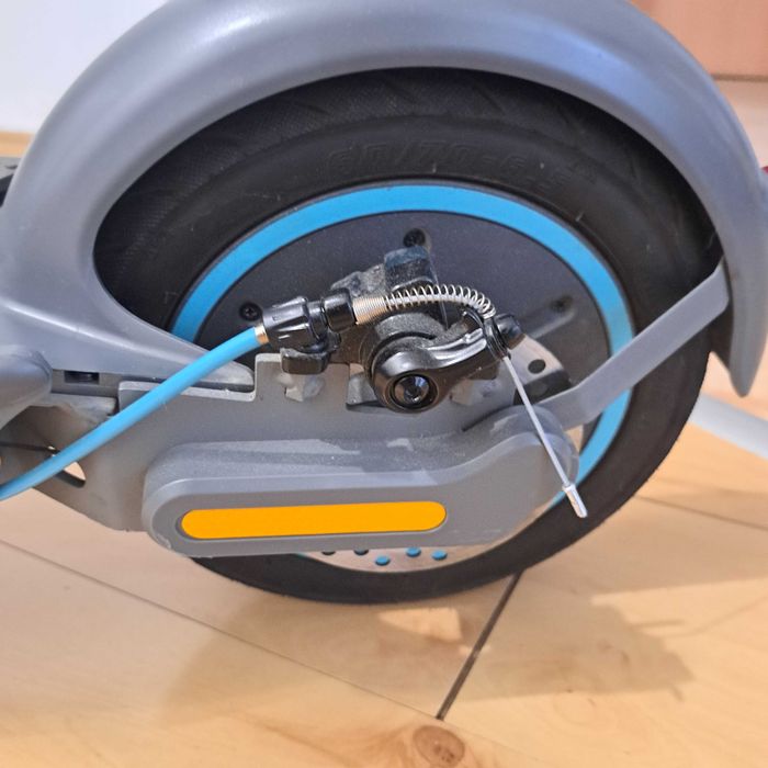 Hulanoga elektryczna Motus scooty 10 plus 2023