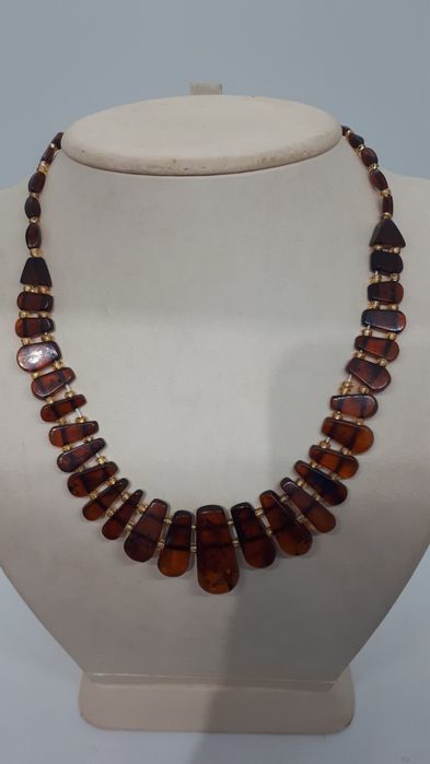 Колье натуральный янтарь.