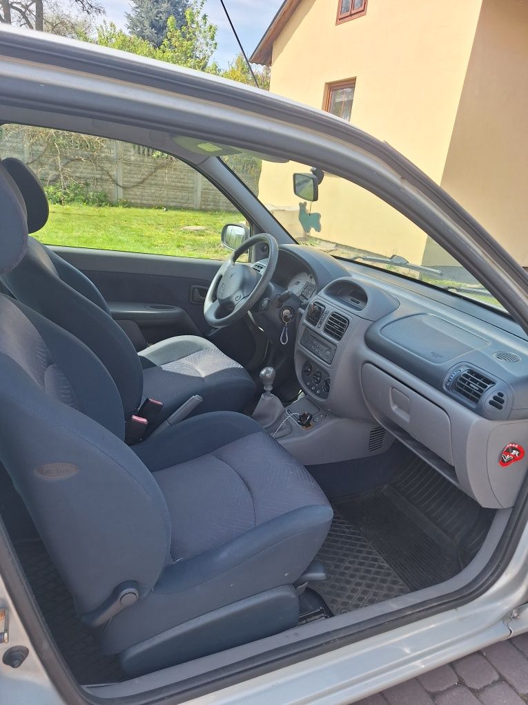 Renault Clio II  2001