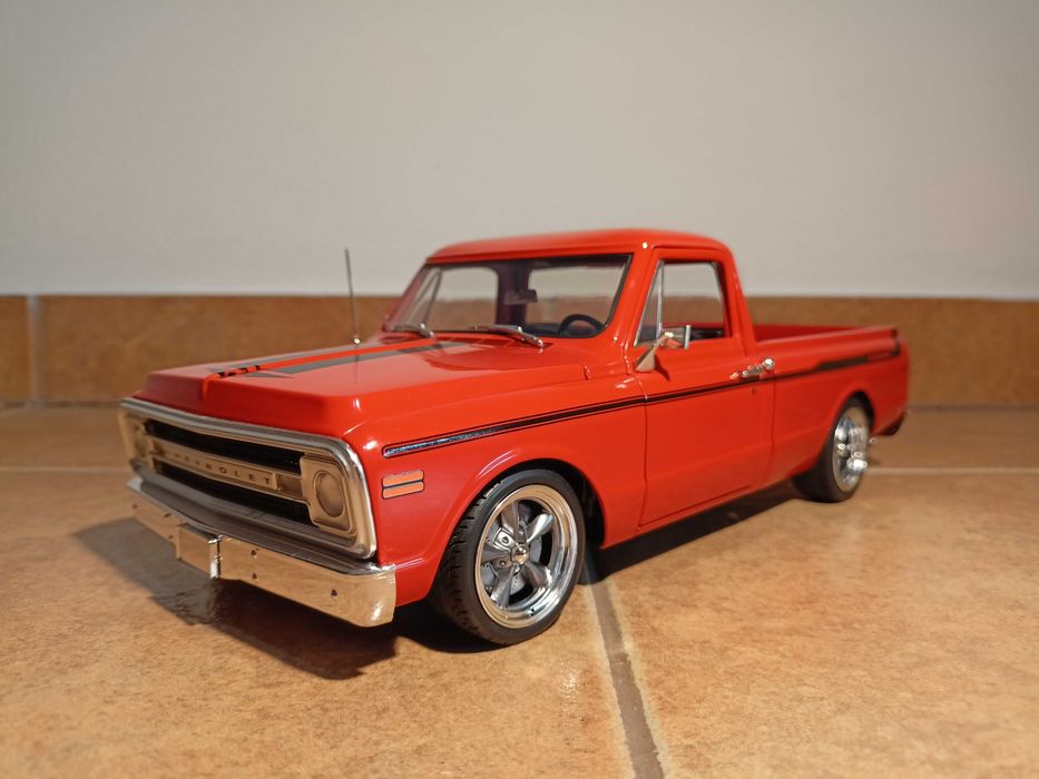 Chevrolet C10 Yenko 1969 model w skali 1:18 ACME/otwierane elementy