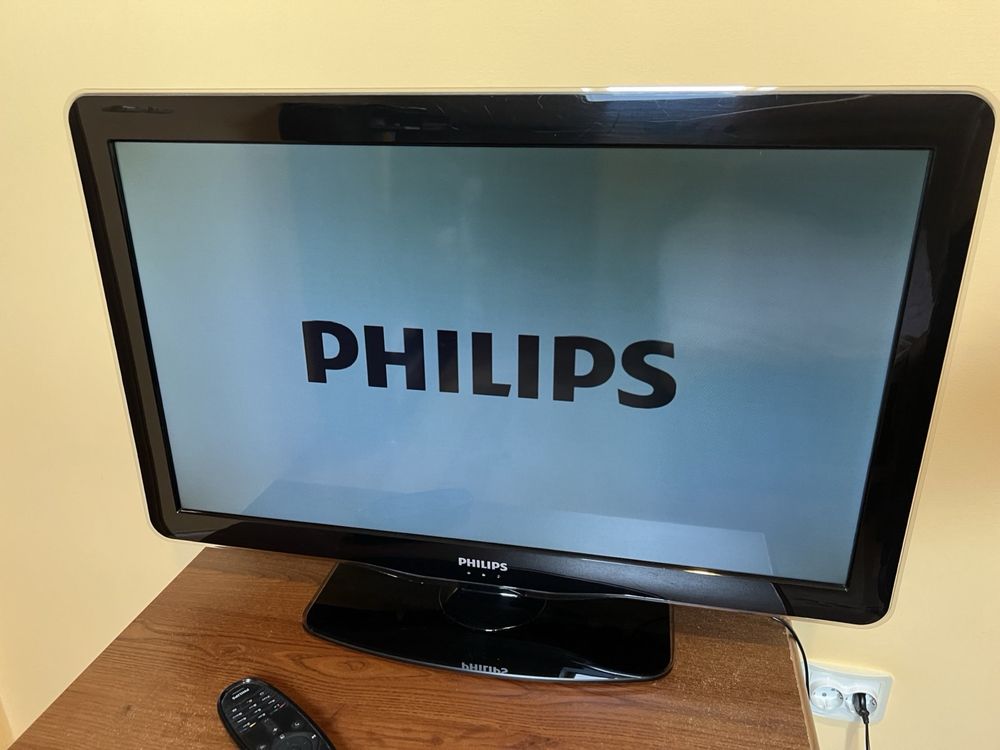 Philips LED ТВ 32PFL5605H/12