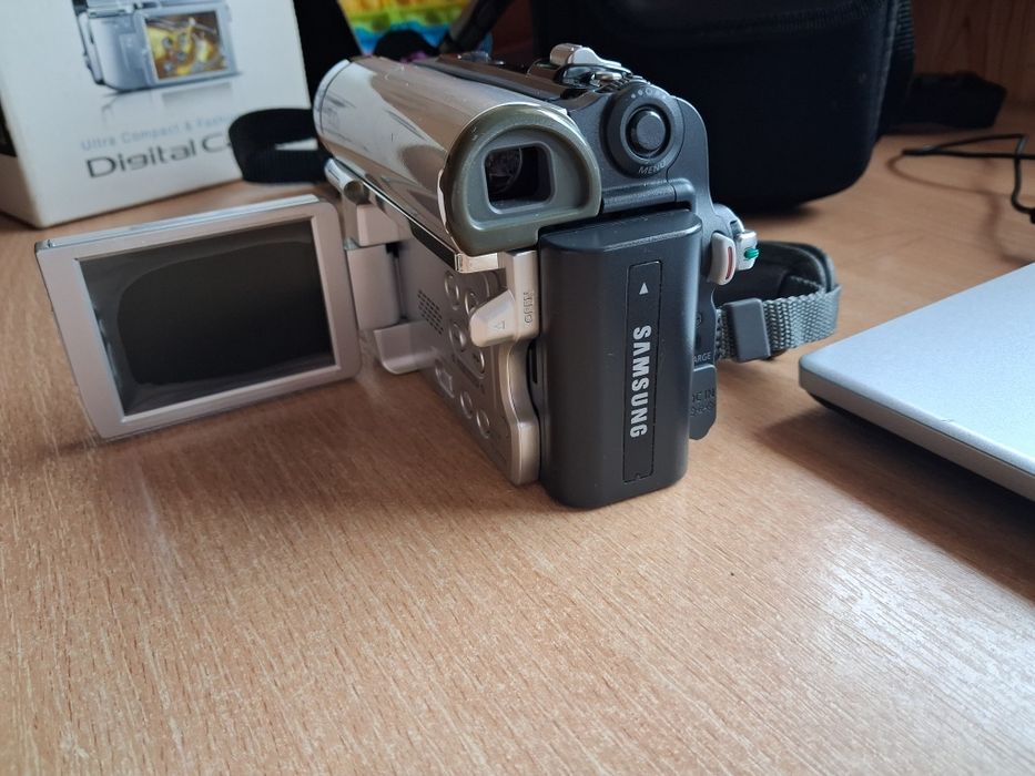 Видеокамера Samsung