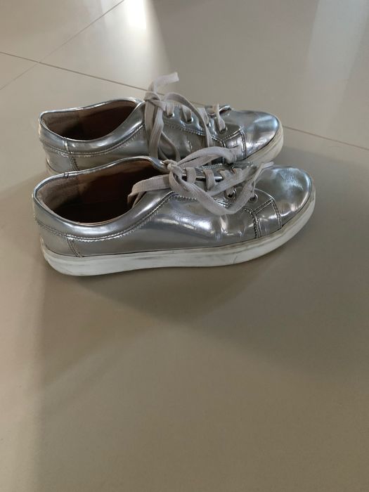 Lustrzane srebrne sneakersy r 36
