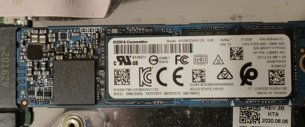 Dysk SSD 512 GB.