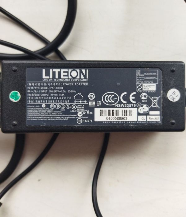 Зарядное устройство на ноутбук.