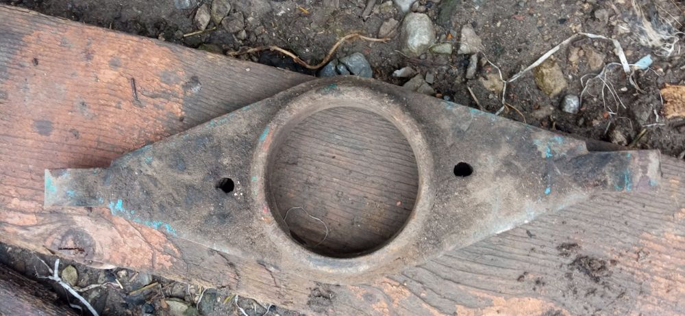 Кронштейн  юмз6 на двигун д 65