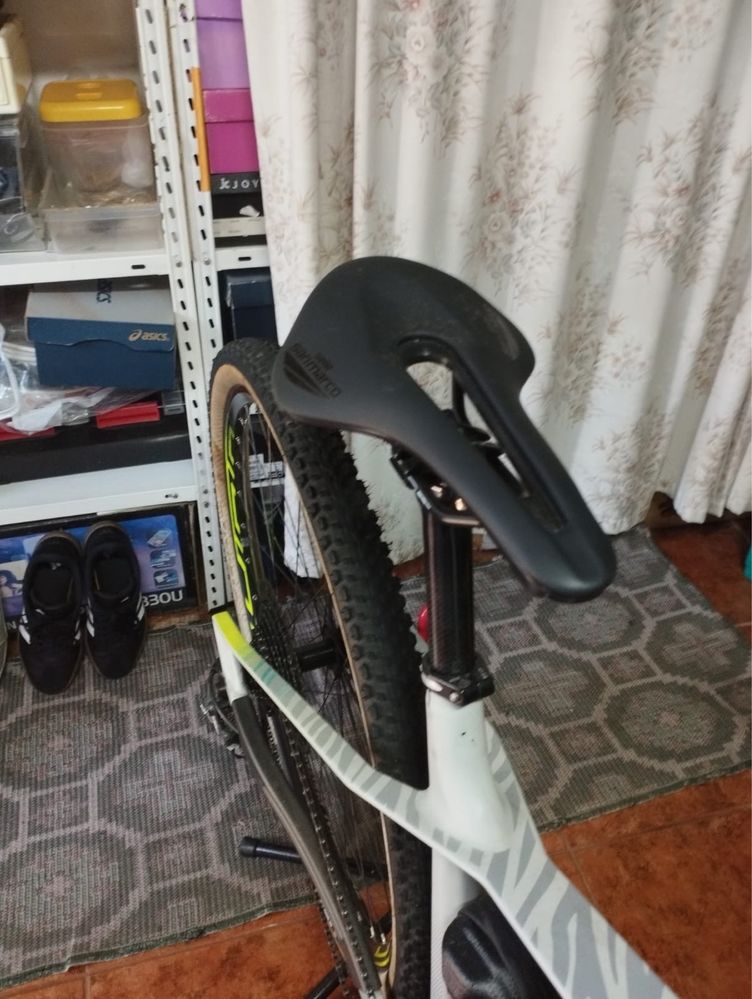 Bicicleta com quadro em Carbono