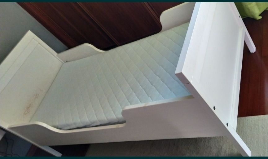 Cama criança ikea com colchão