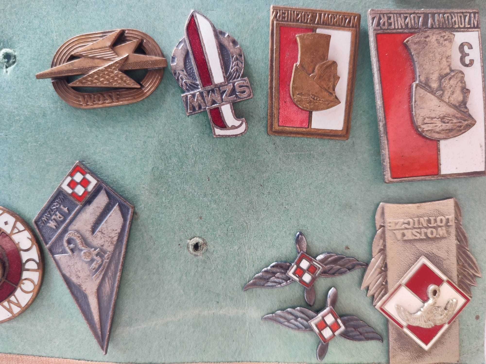 Odznaki, medale, wpinki, znaczki, PRL, militaria likwidacja kolekcji