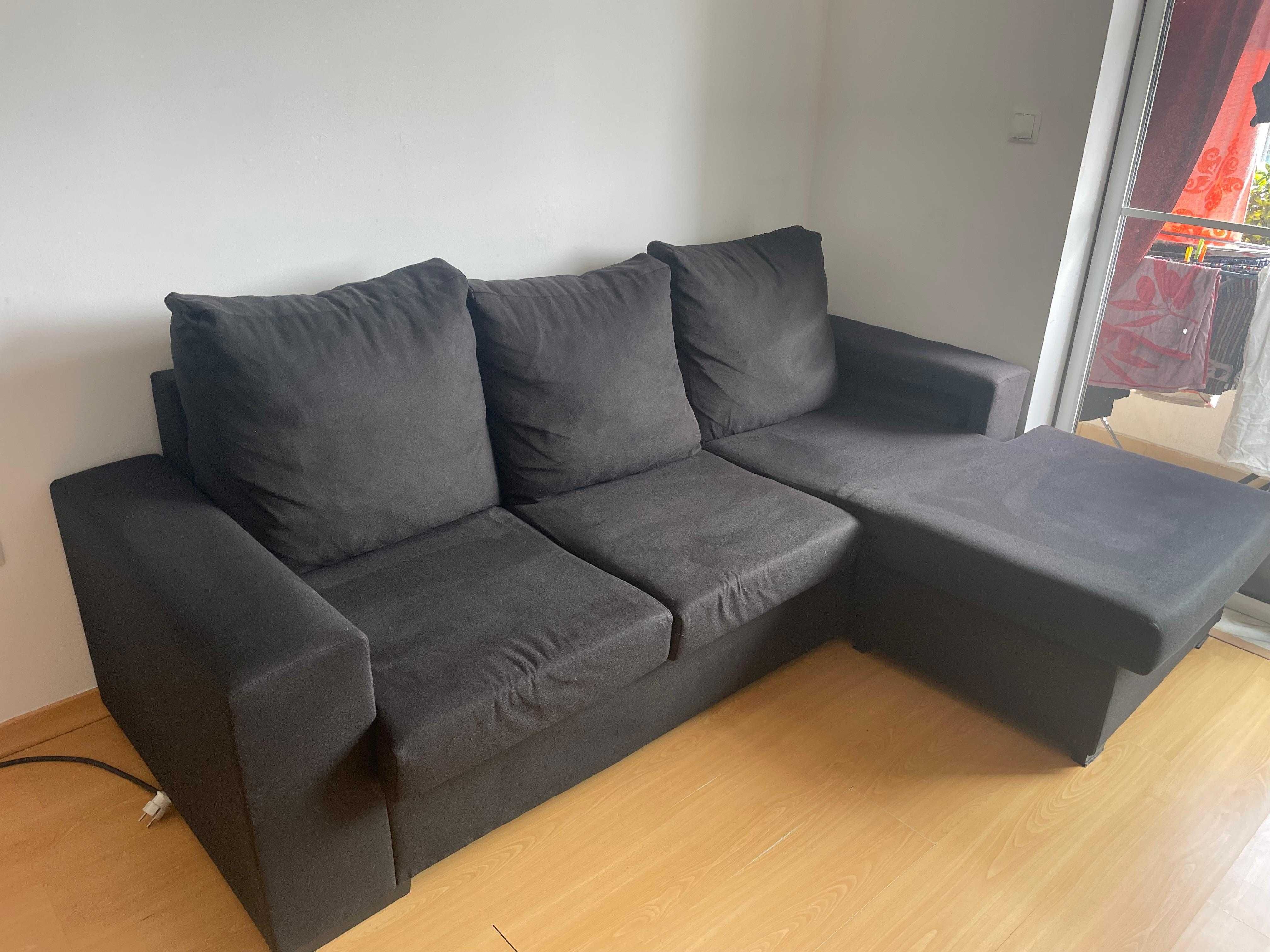 Sofá com chaise longue