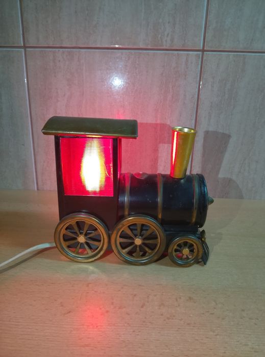 Lampka nocna ozdobna Ciuchcia metalowa elektryczna kolekcja Vintage