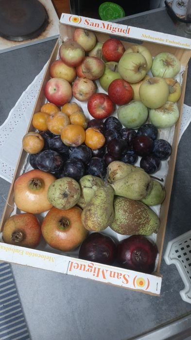Caixas de fruta variada