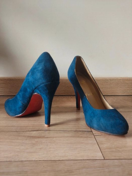 Christian Louboutin szpilki marka premium zamszowe na wysokim obcasie