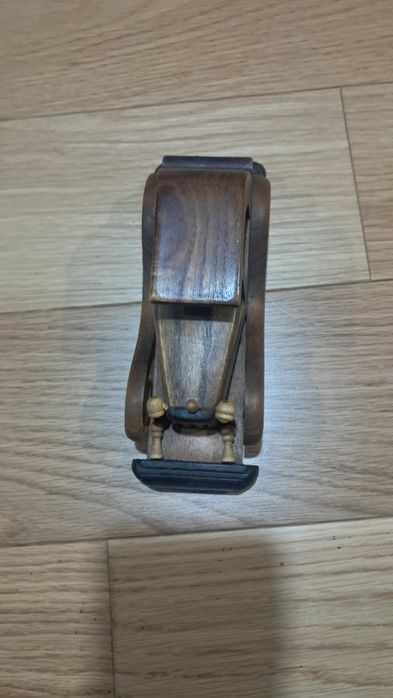 Carro de madeira antigo