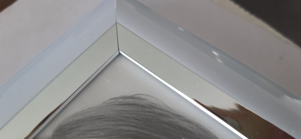 Moldura grande nova
