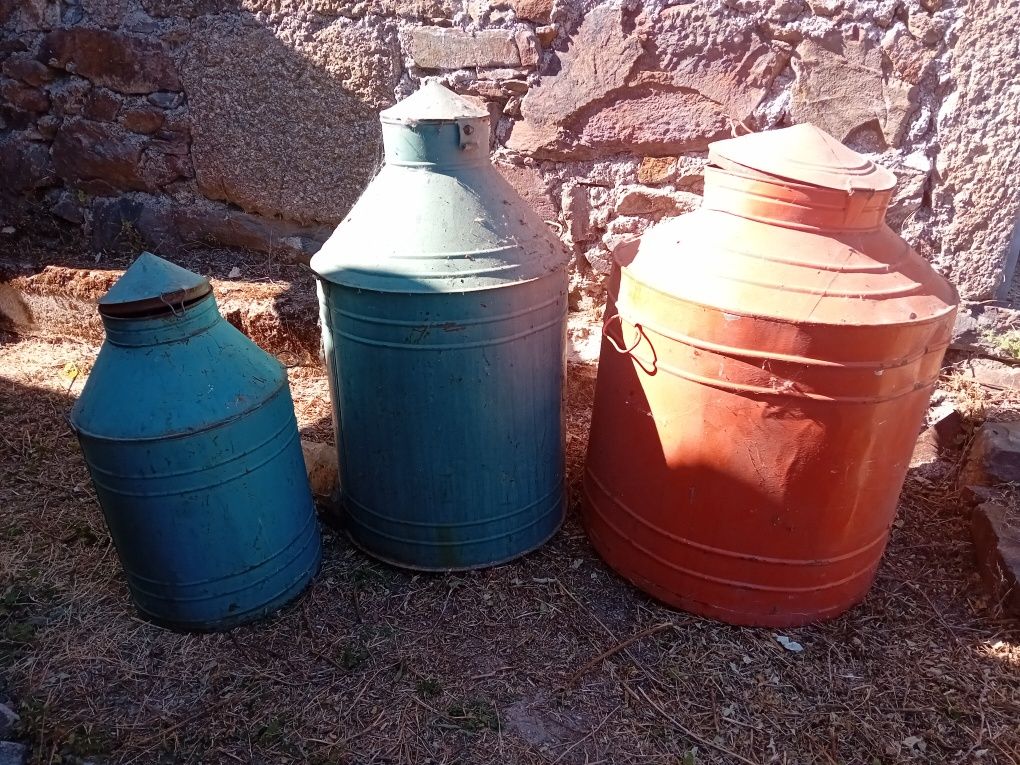 Potes de azeite em bom estado