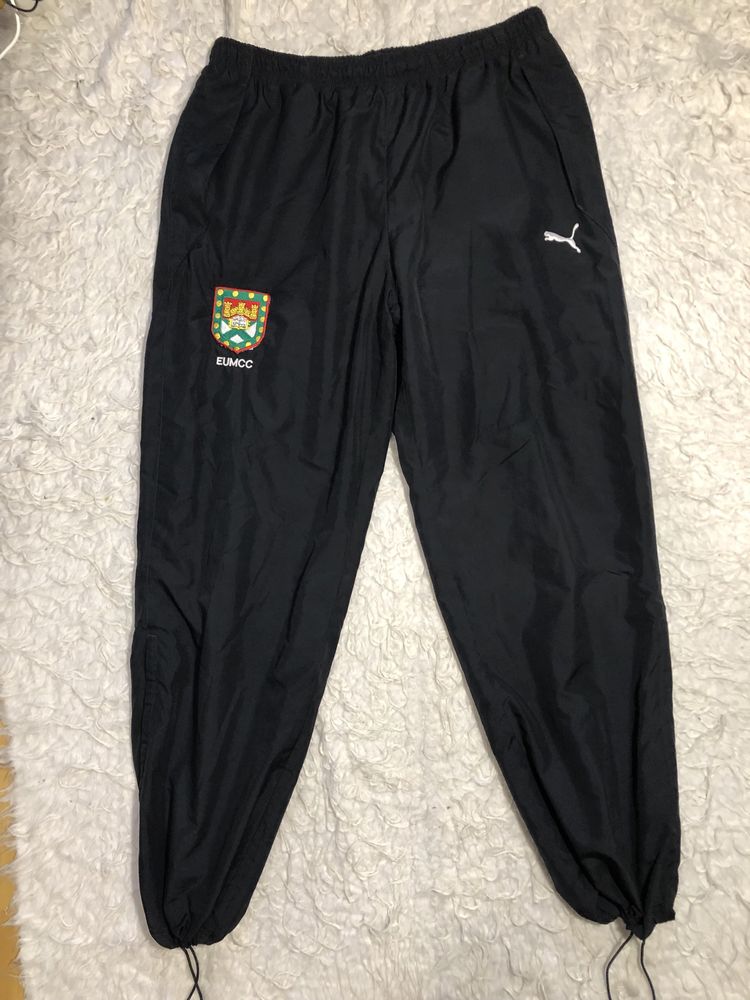 Spodnie dresy Puma rozmiar L czarne