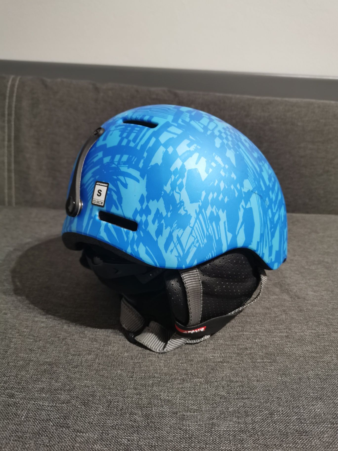 Kask narciarski atomic