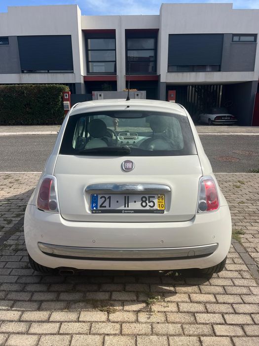Carro Fiat 500 branco