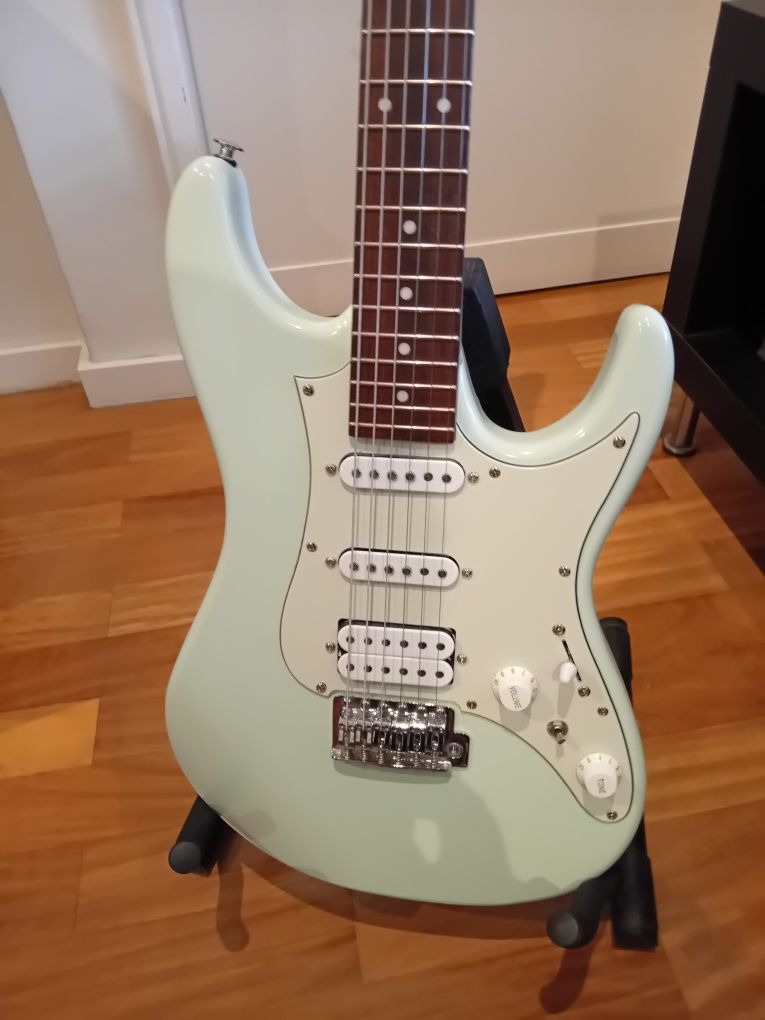 Vendo guitarra eletrica Ibanez como nova