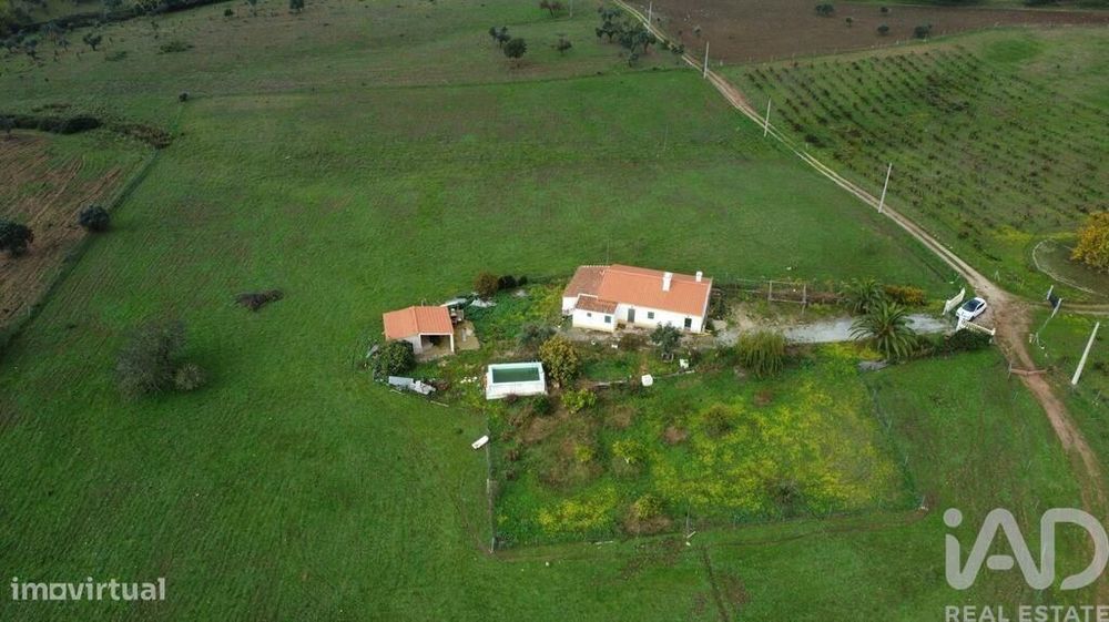 Quinta T3 em Esperança de 149,00 m2