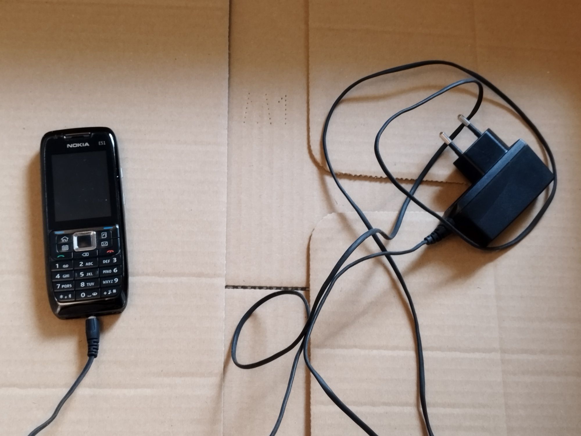 Telefon Nokia E51 Retro