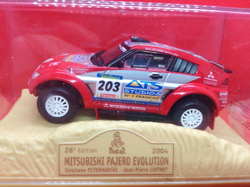 N. 56 Miniaturas 1/43 Rally Dakar 8 Modelos como novos