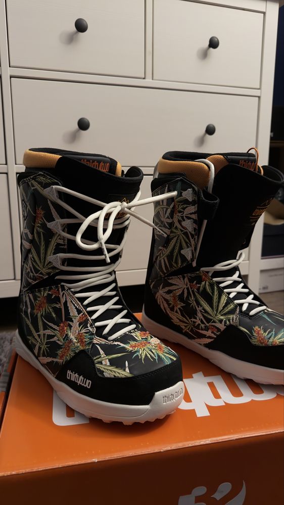 Buty Thirtytwo 20’ M Lashed Black/Aloha 10.5(44)