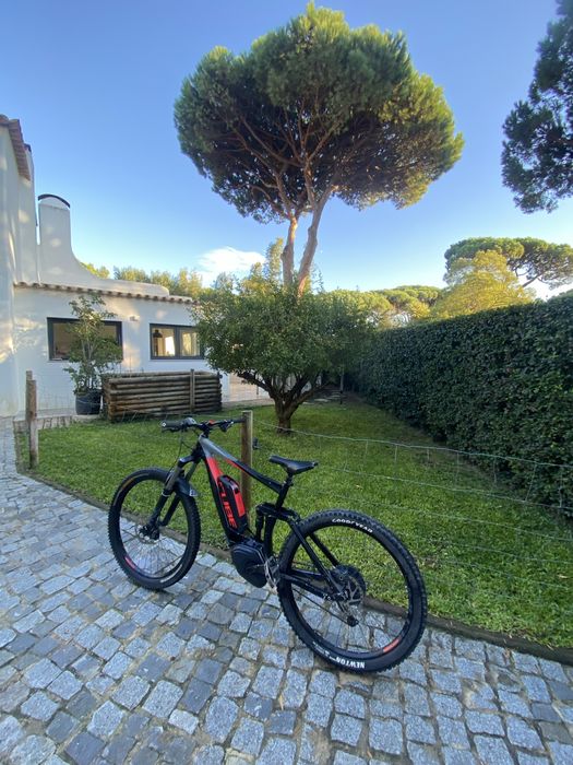 Cube stereo hybrid 140 com motor novo