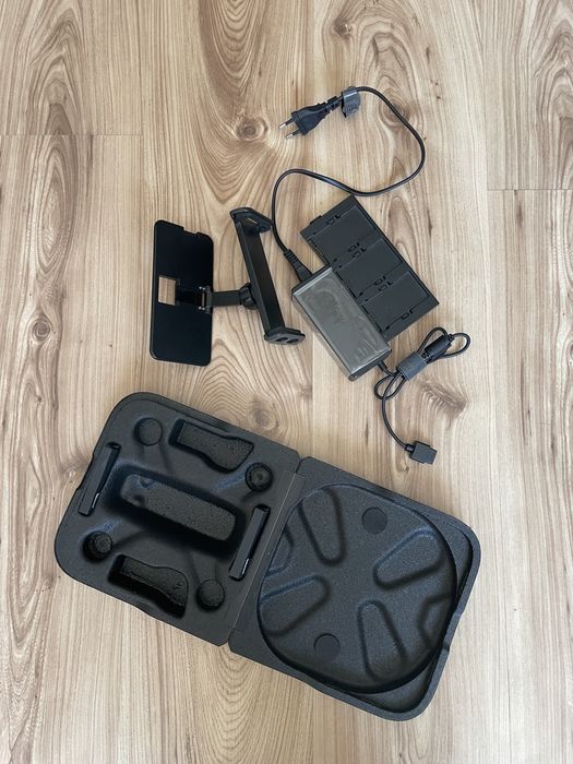 Etui, ładowarka, stacja ładująca DJI Spark