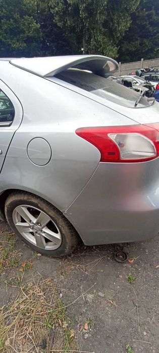 ćwiartka tył tylna mitsubishi lancer 1.8 4b10 140 km  lak A31