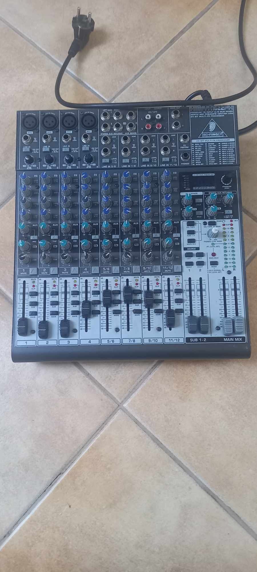 Mikser xenyx 1622fx Behringer