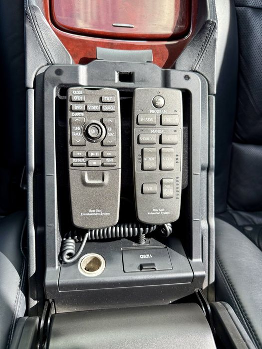 Lexus LS460L, AWD, Ottoman, 2009