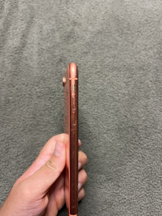 Iphone Xr laranja com 4 capas de oferta