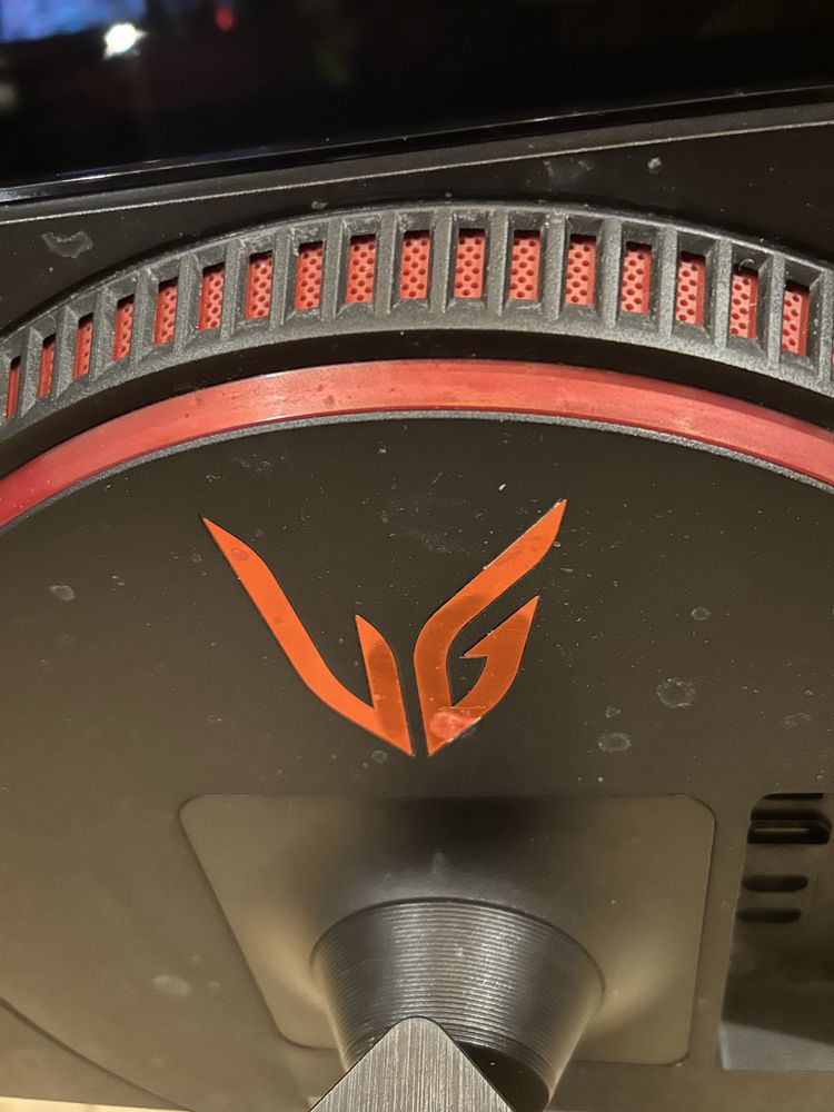 Monitor LG uszkodzony