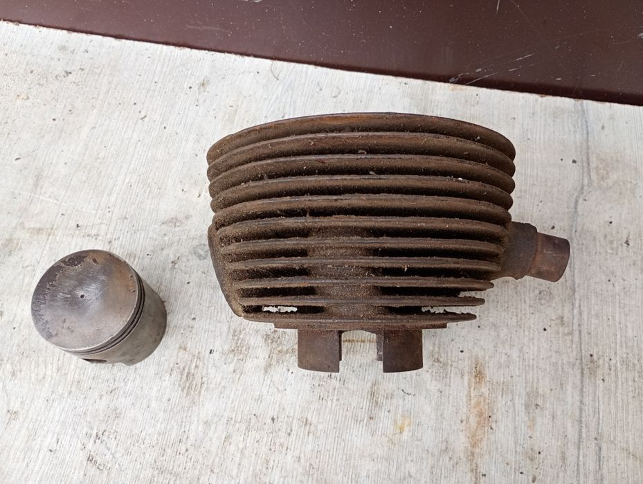 Cylinder tłok WSK 150