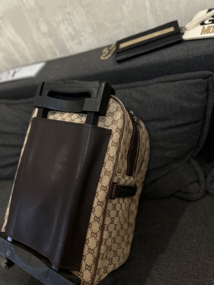 Gucci чемодан средний размер