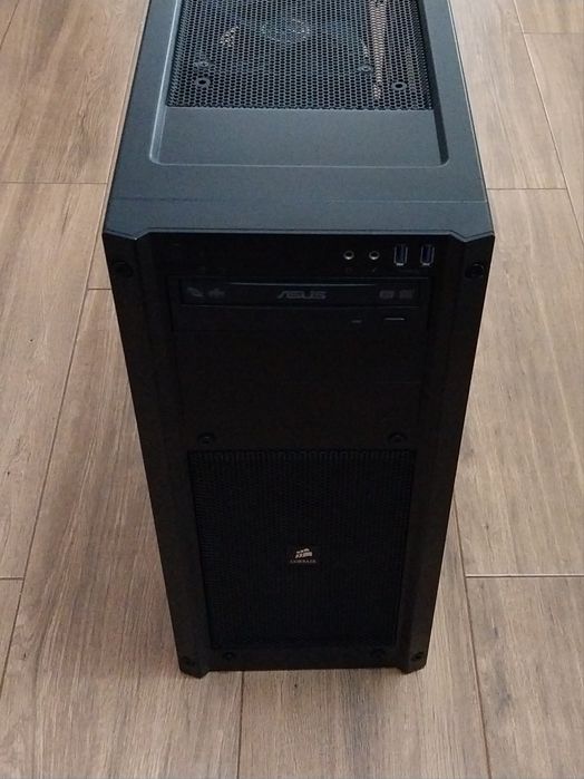 Caixa ATX Corsair Carbide 300R
