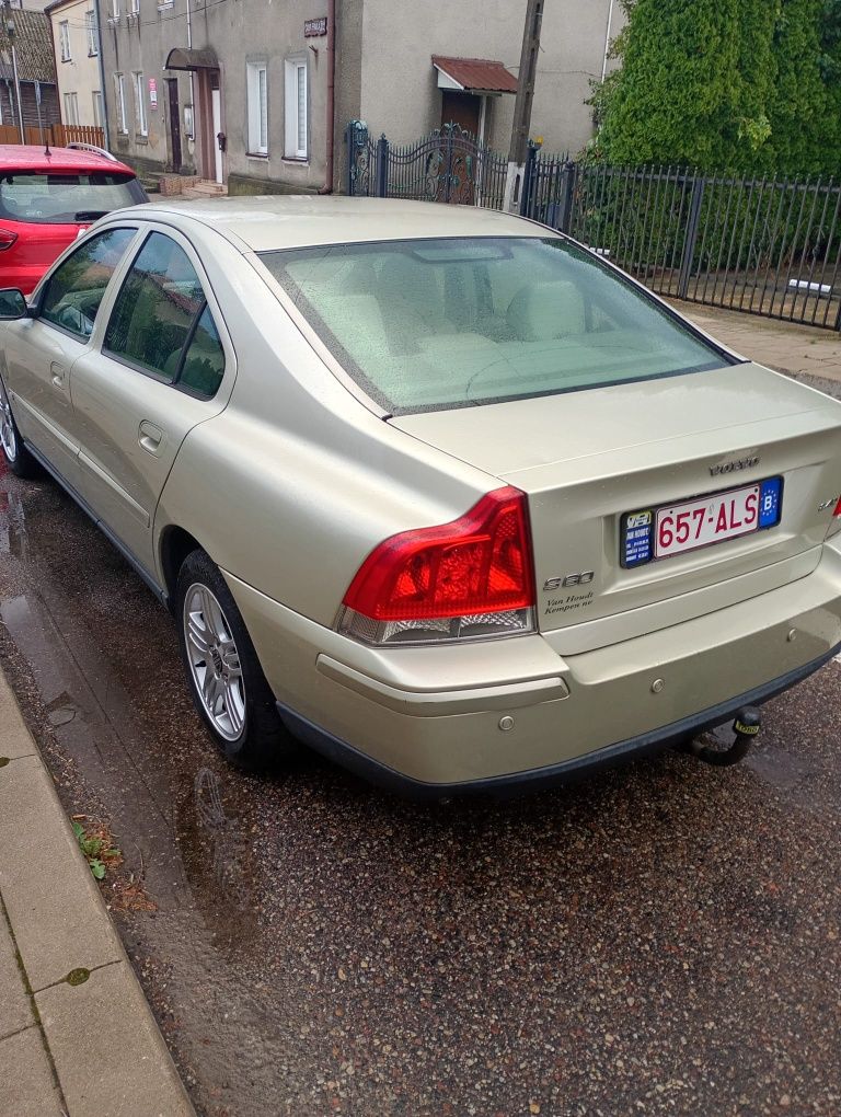 Volvo S60 2.4 D5 2005r