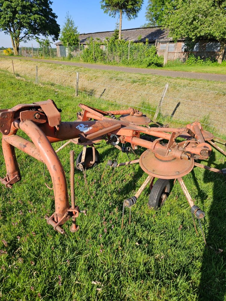 Przetrząsarka, przewracarka karuzelowa 4-5m DEUTZ FAHR, KUHN, NIEMEYER