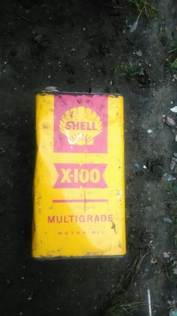 Stara puszka po oleju shell