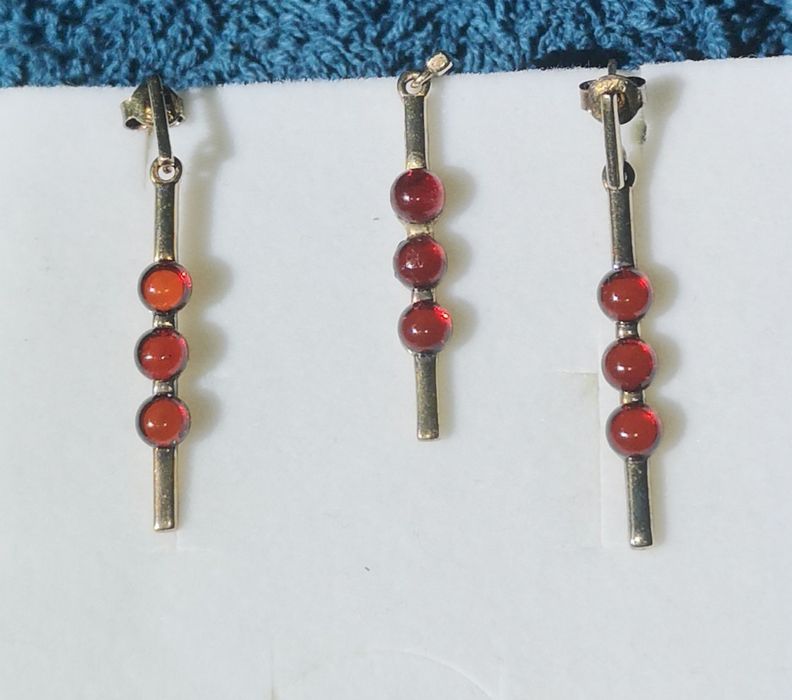 Pozłacany zestaw kolczyki i zawieszka z karleonem - srebro 925.