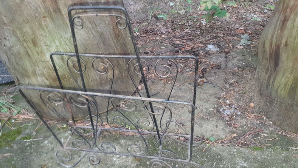 Stojak gazetnik na prasę stary retro metalowy czarny