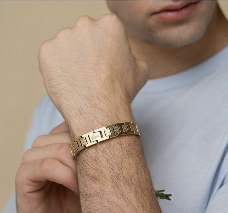 Zlota bransoletka LACOSTE . Wspanialy prezent.