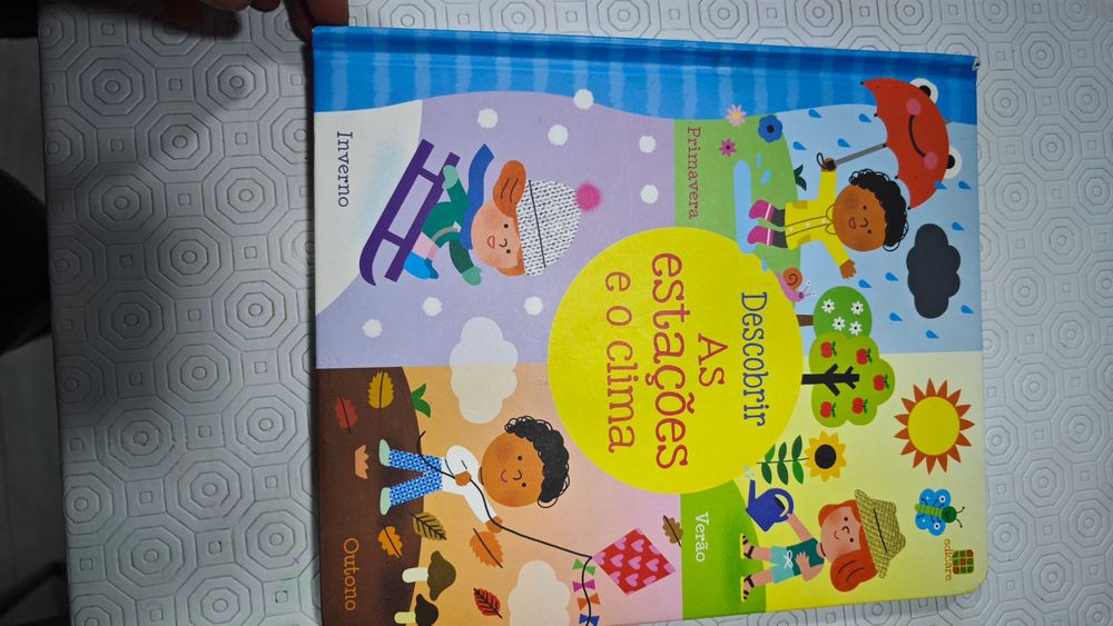 Livros infantis QUATRO TUDO