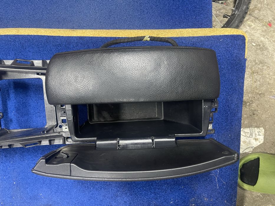 Подлокотник для BMW E70 2007-2013