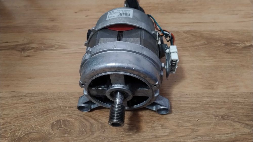 Silnik pralki Indesit NIDEC WU126U50100