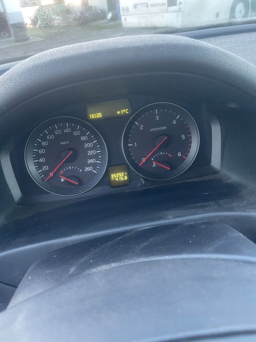 Sprzedam uszkodzone Volvo c30